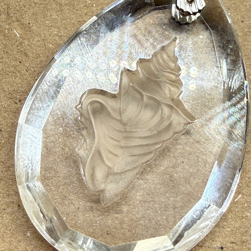 Vintage Hallmark Lead Crystal Frosted Seashell Teardrop Pendant Charm No Chain - Picture 3 of 6